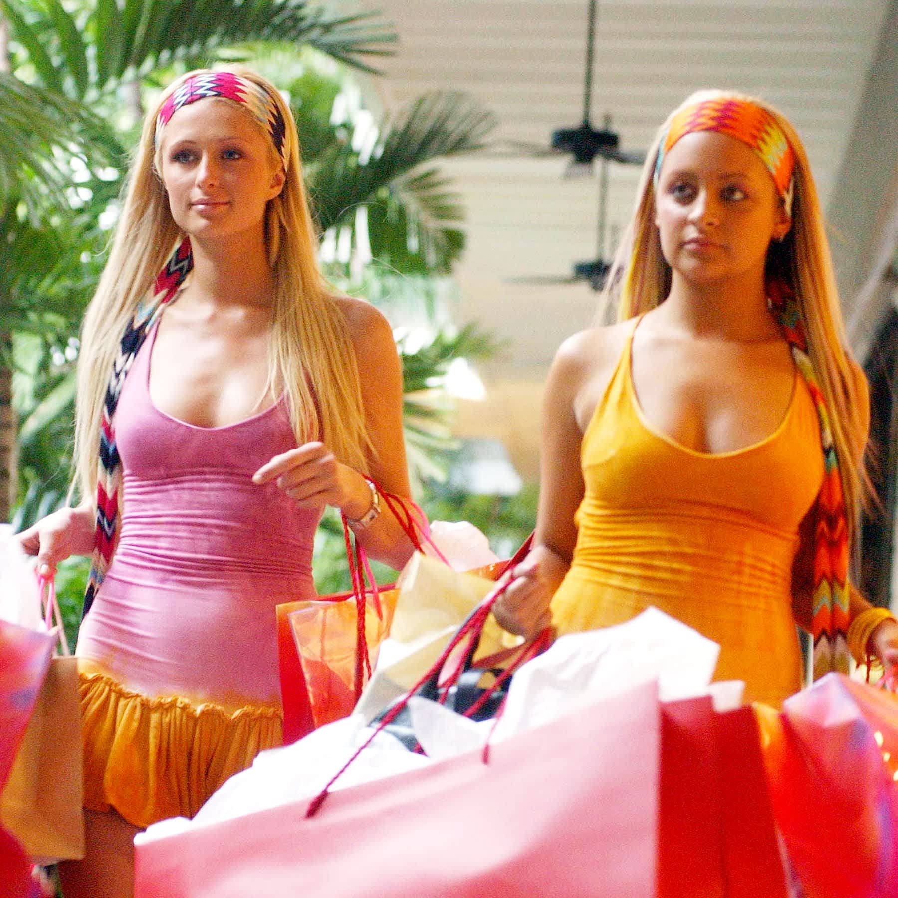 Paris Hilton And Nicole Richie S Outfits From The Simple Life Will Have You Saying That S Hot