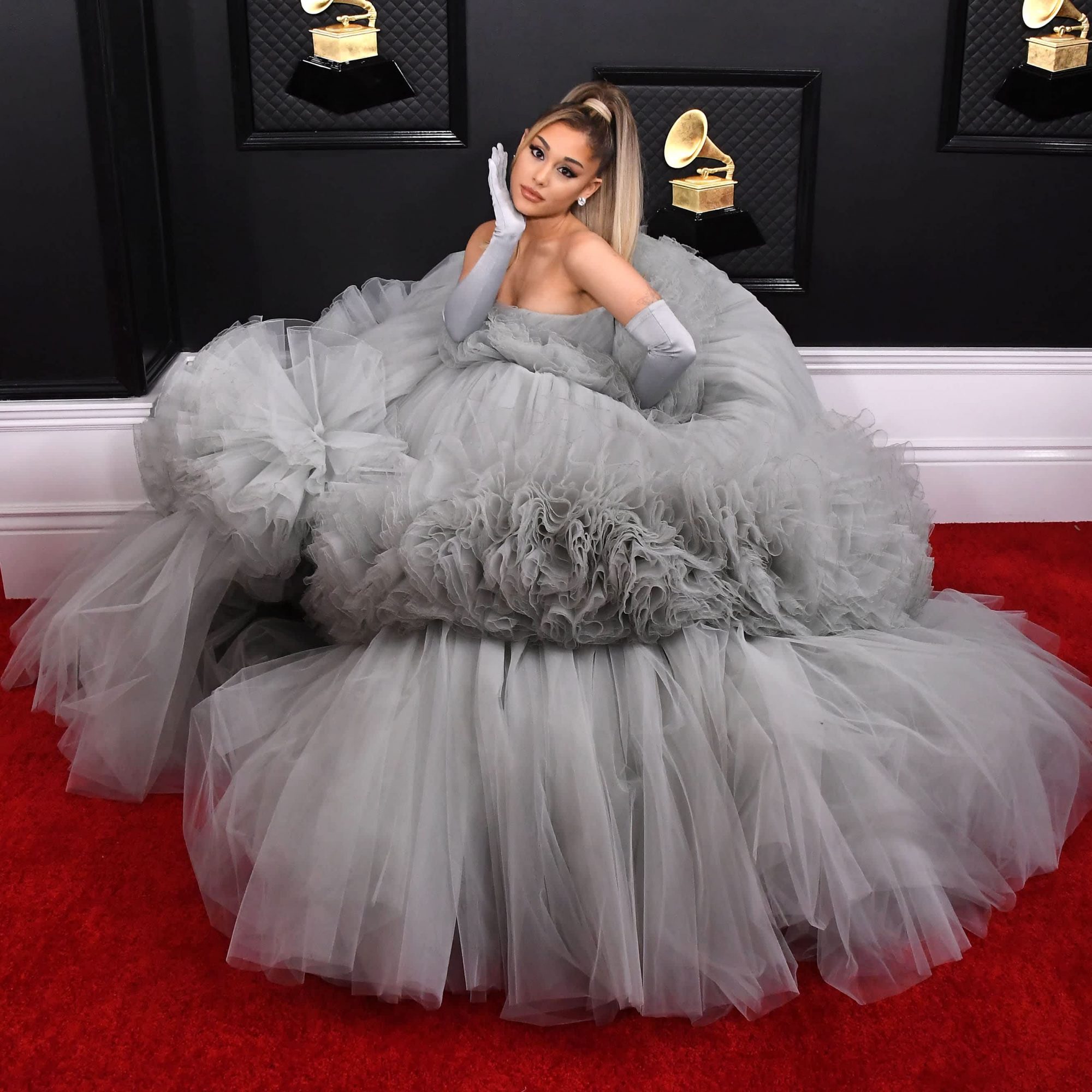 Did You Catch Ariana Grande's 3 Outfit Changes During the Grammys ...