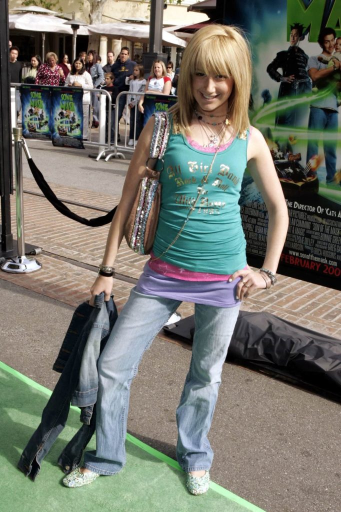 10 Y2K Fashion Trends That Missed Out on a Comeback But Shan't Be ...