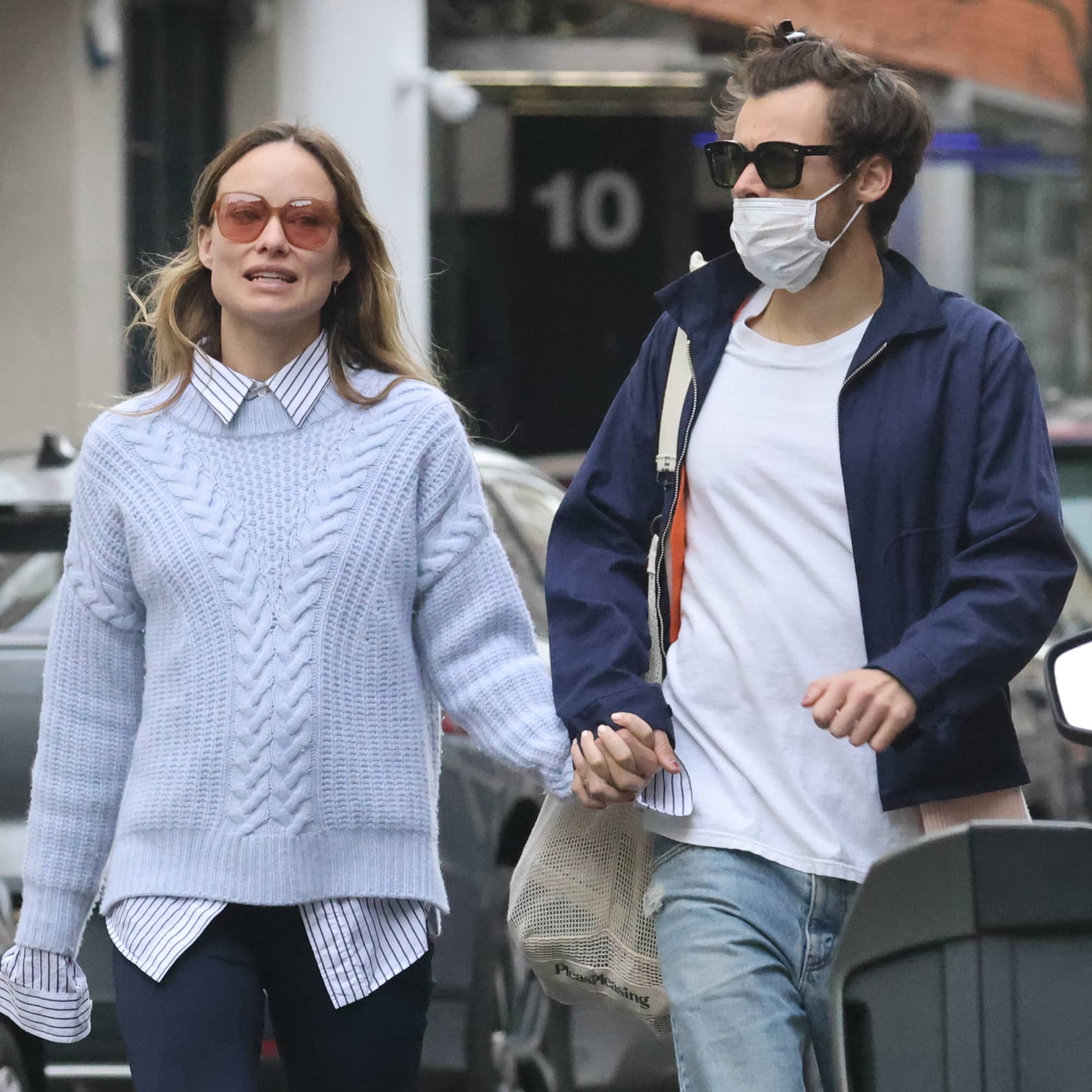 Harry Styles And Olivia Wilde Spotted On A Romantic Stroll In London Popsugar Australia 