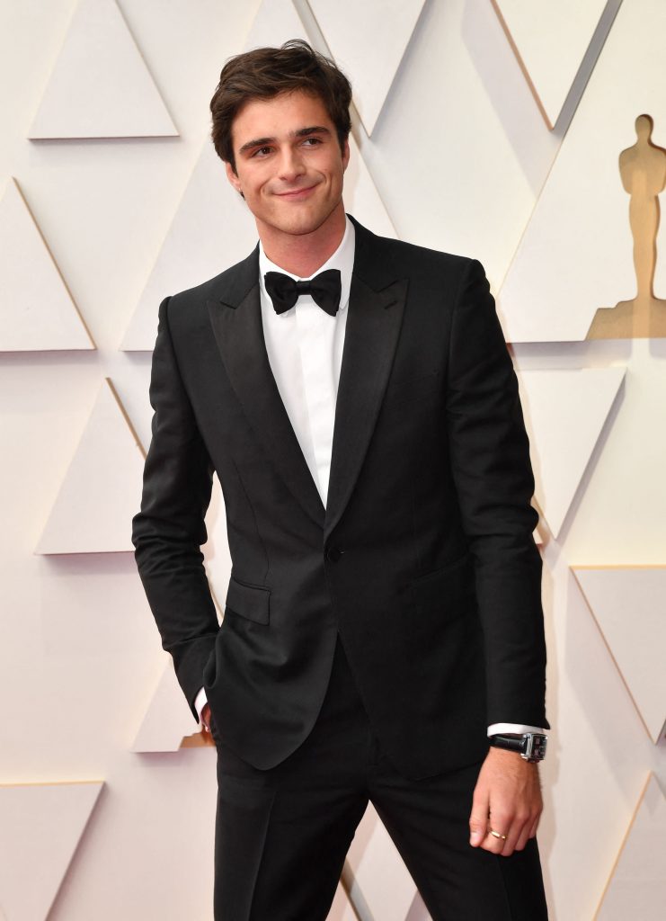 Jacob Elordi Continues to Be Very Tall at the Oscars - POPSUGAR Australia