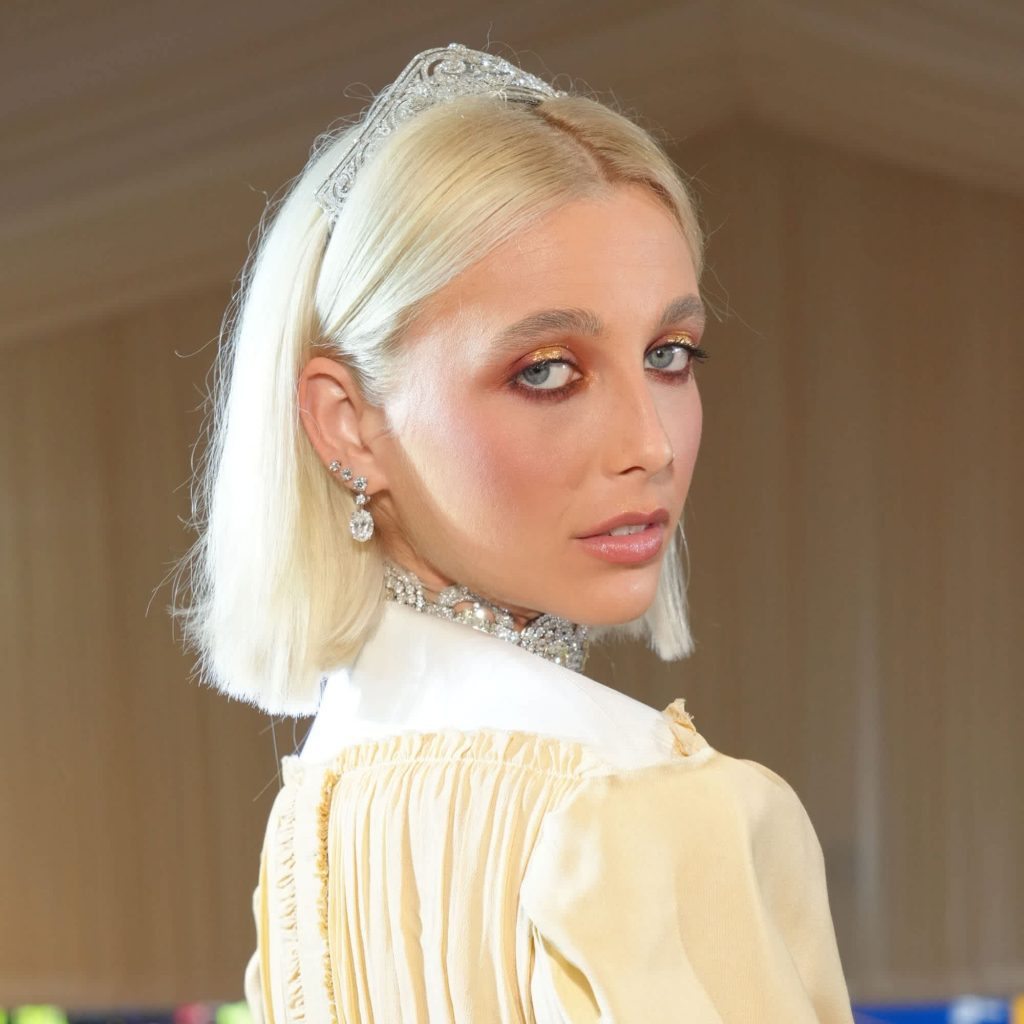 Emma Chamberlain wearing Bare Minerals Beauty Products at the 2022 Met Gala