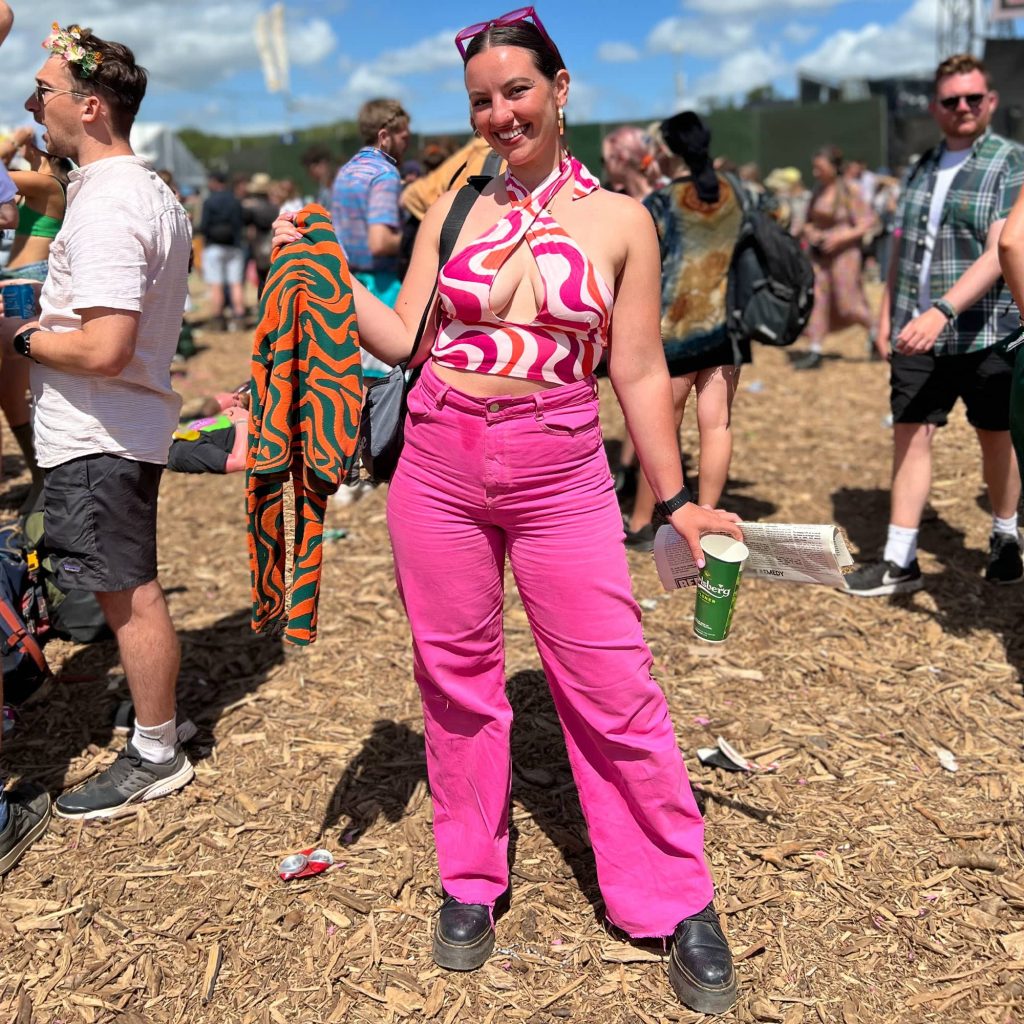 The Best Street Style Looks We Saw at Glastonbury Festival 2022 ...