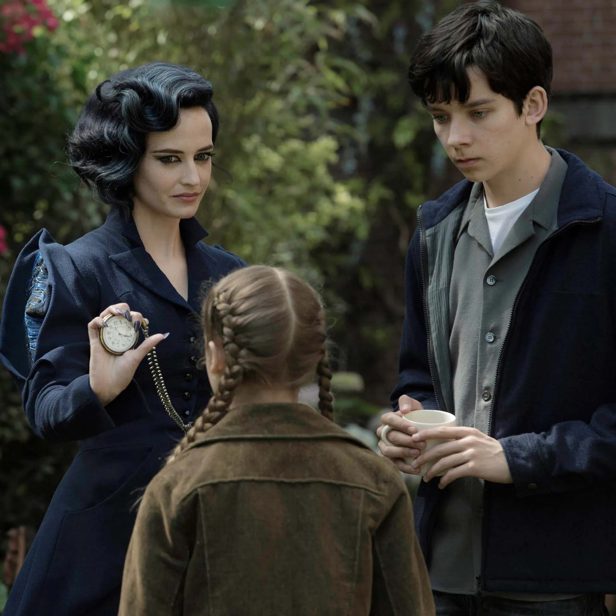 Eva Green and Asa Butterfield in Miss Peregrine's Home for Peculiar Children.