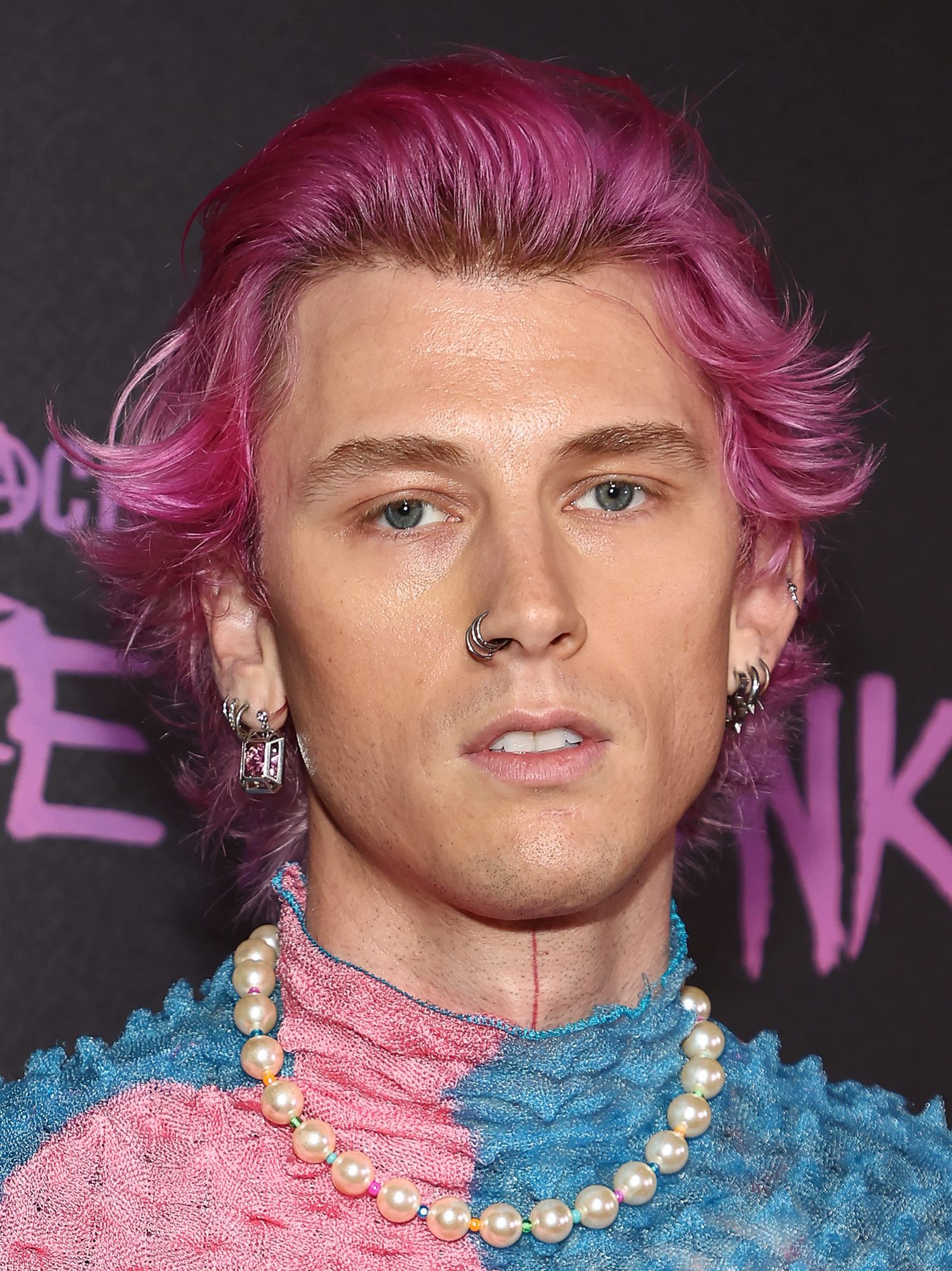 Bright-Pink Hair on Machine Gun Kelly