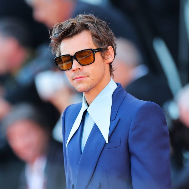 Harry Styles' rocks a blue manicure at the Venice Film Festival
