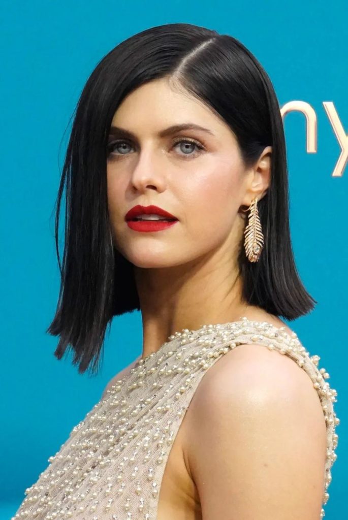 Alexandra Daddario Beauty Look for the 2022 Emmys 