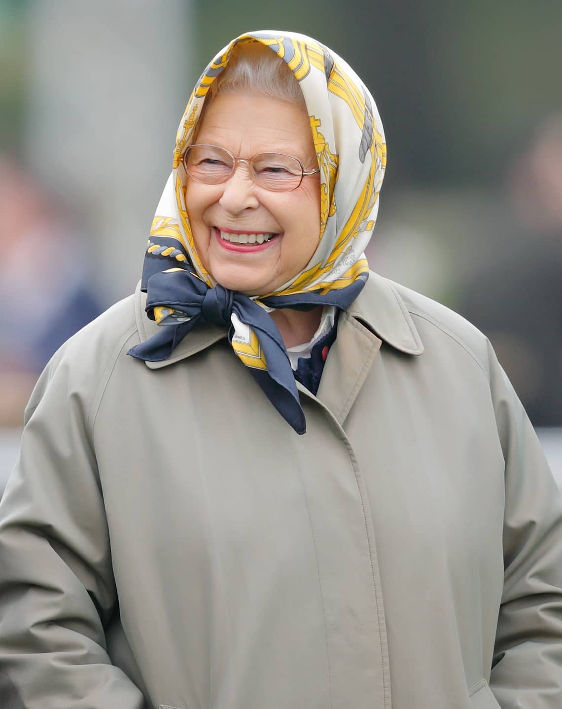 Queen Elizabeth II watches her horse 'Barber's Shop' win