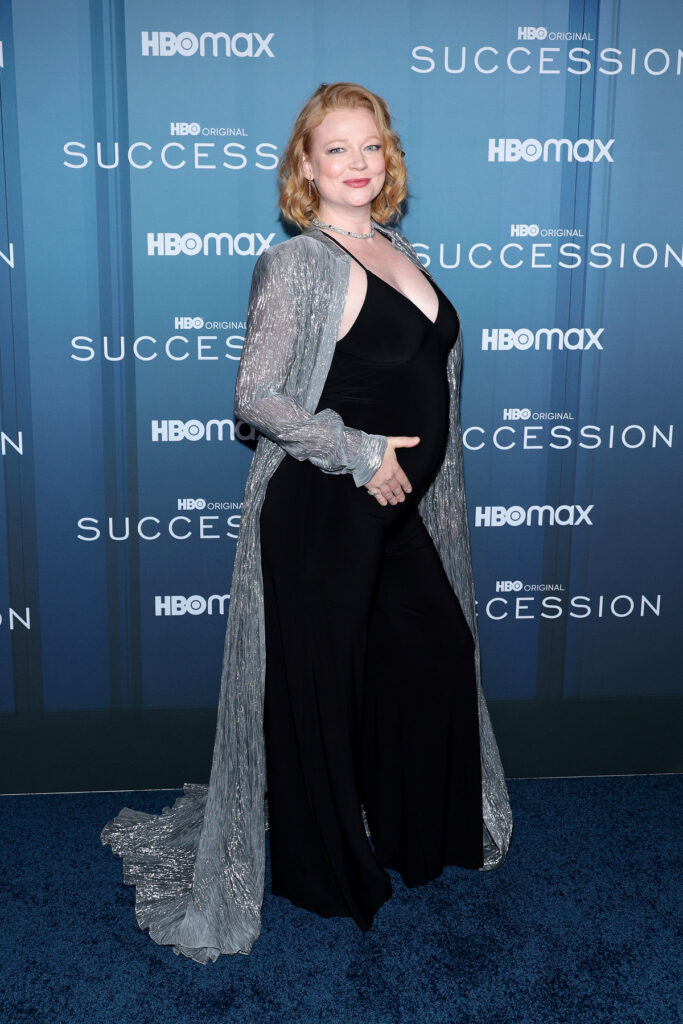 Sarah Snook Announces Pregnancy During "Succession" Premiere