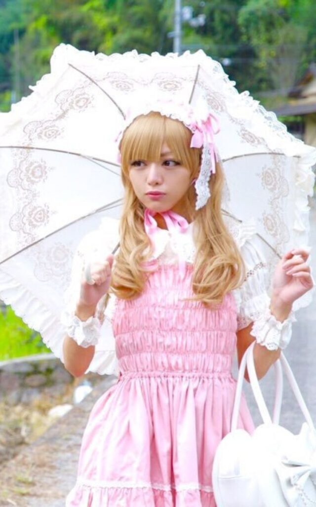 Monoko in Kamikaze Girls follows the Lolita Aesthetic and philosophy that has informed the Coquette trend.