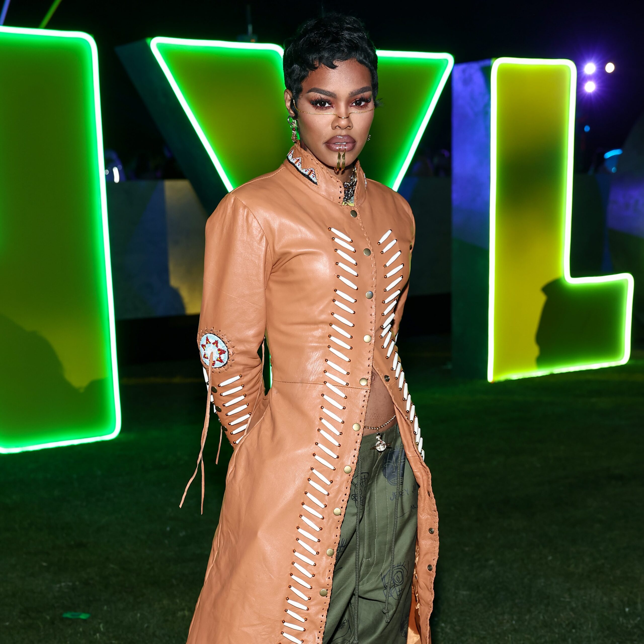 Teyana Taylor Wears Ultra-Low-Rise Cargo Pants With a Belly Chain to ...