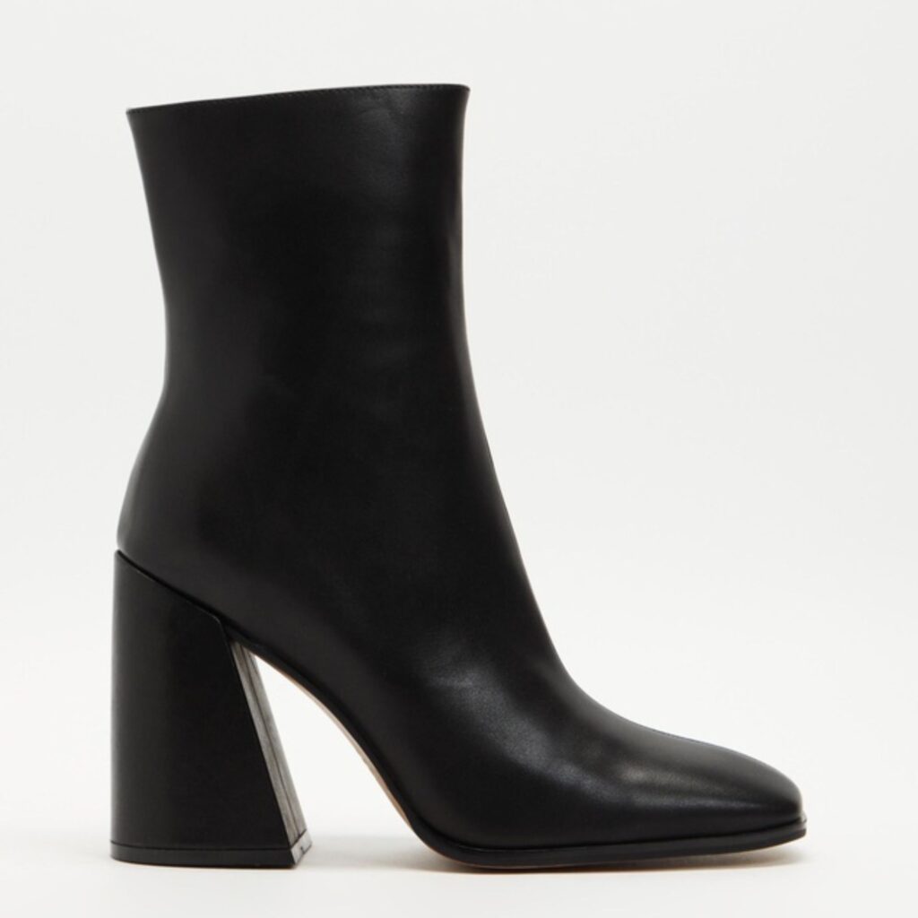 Alias Mae Alana Boots - heeled black boots