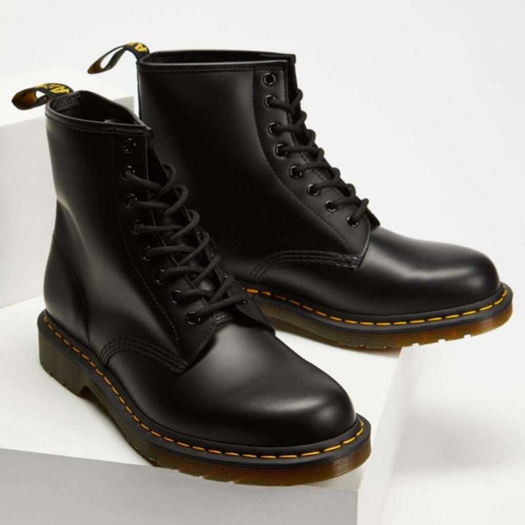 Dr Martens Unisex 1460 Smooth 8-Eye Boots