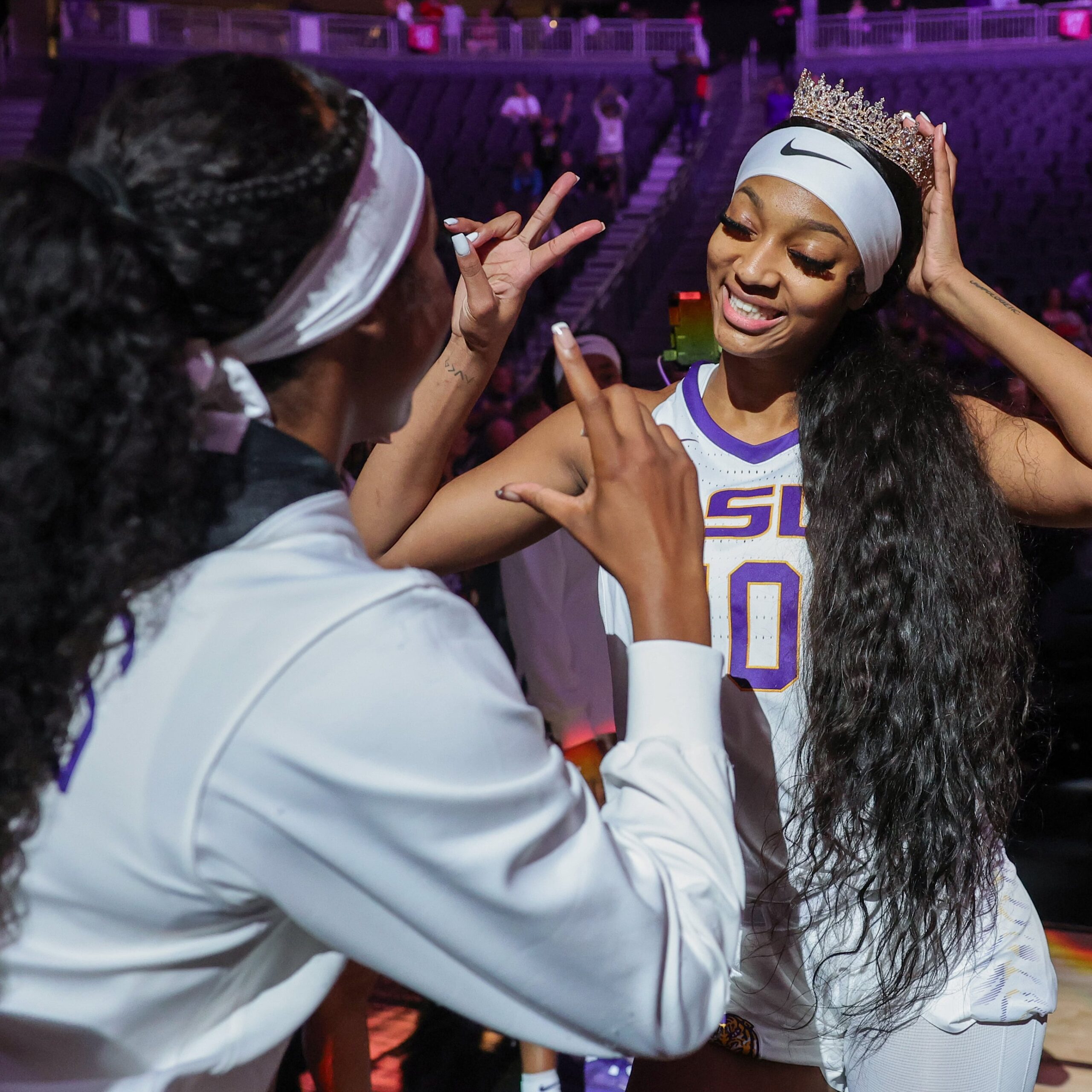 Angel Reese se dirige vers la WNBA – mais elle pourrait raccrocher sa couronne